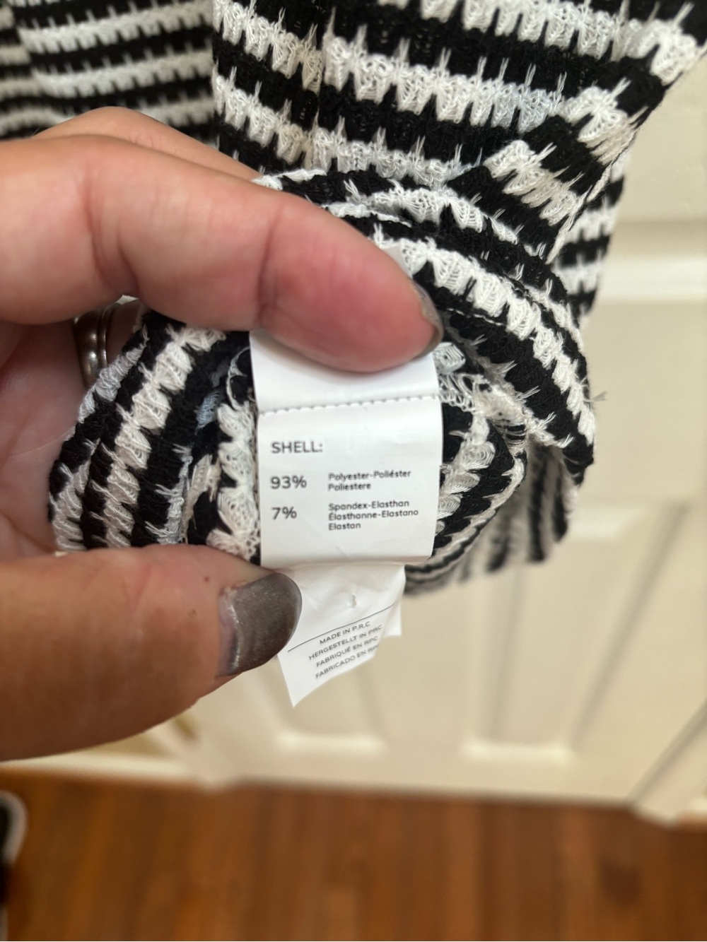CUPSHE Black & White Striped Notch Top, Size Med (CAN FIT LG), NWT - Picture 4 of 5